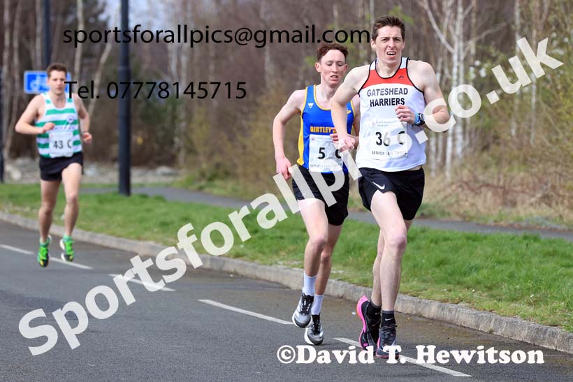 Senior mens 2024 Elswick Harriers Good Friday Relays, Newburn, Newcastle Upon Tyne  Photo: David T. Hewitson/Sports for All Pics